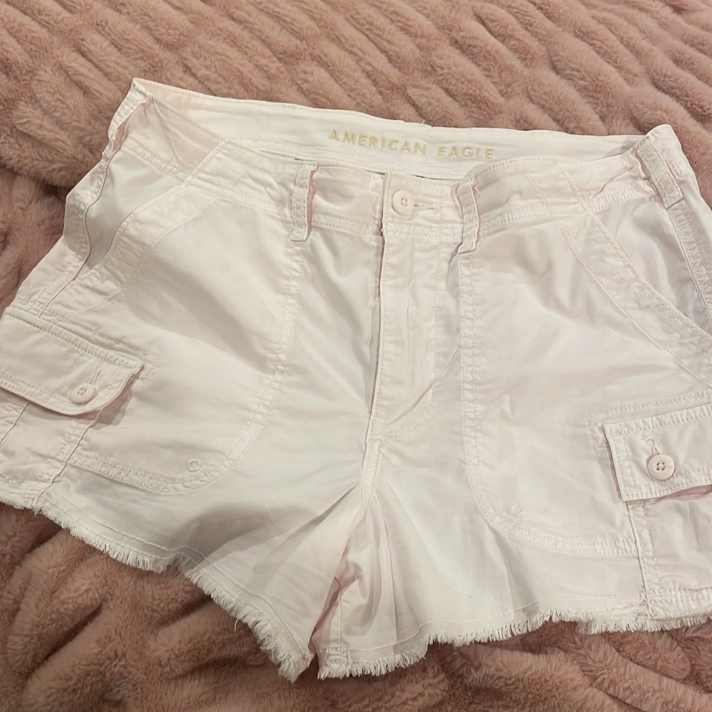 American Eagle light pink Cargo shorts super cute size 6